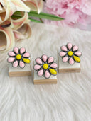 Days of Spring Collection Rosarita and Pink Conch Daisy Rin g